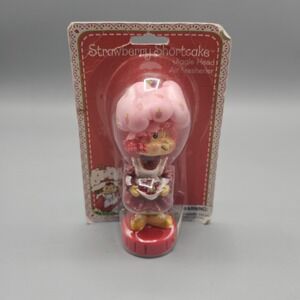 Vtg RARE NIB Strawberry Shortcake Jiggle Head Air Freshener World Of Dic 2003